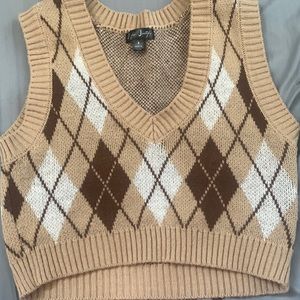 Brown sweatervest